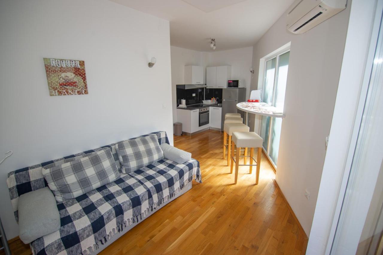Apartment Davor Malinska Kültér fotó