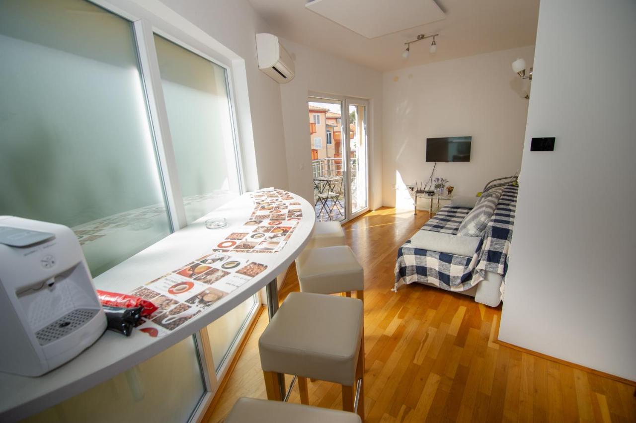 Apartment Davor Malinska Kültér fotó