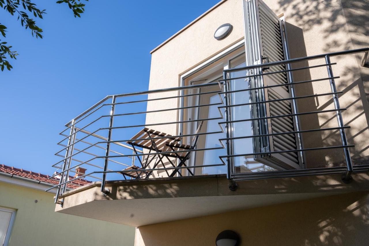 Apartment Davor Malinska Kültér fotó
